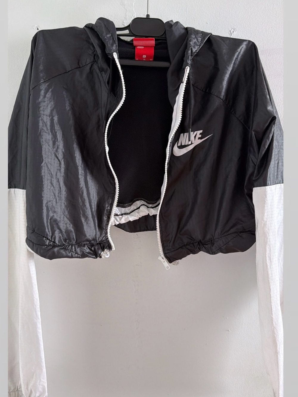 Nike Black and White Cropped Hooded Windbreaker Jacket